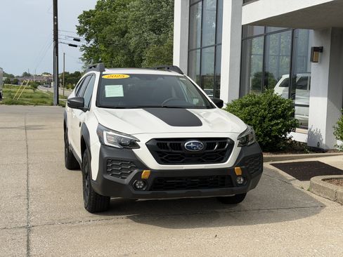 Used 2025 Subaru Outback Wilderness AWD/4WD image 21