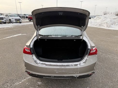 Used 2025 Chevrolet Malibu LT image 12