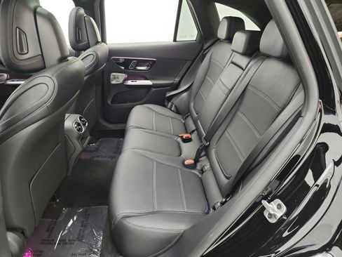 Used 2026 Mercedes-Benz GLC 300 image 23