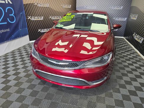 Used 2016 Chrysler 200 Limited image 3