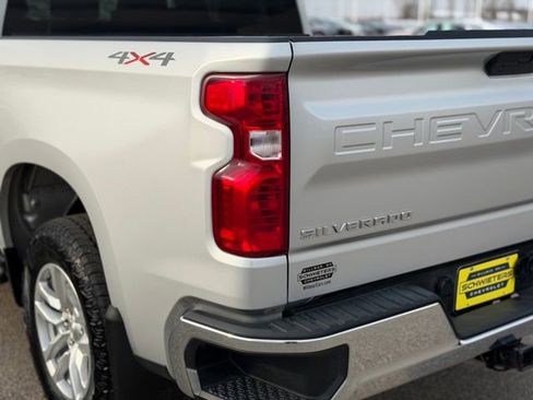 Used 2021 Chevrolet Silverado 1500 LT AWD/4WD image 9