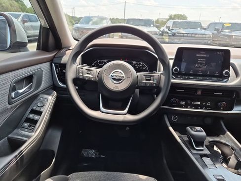 Used 2021 Nissan Rogue SV FWD image 30