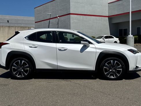 Used 2021 Lexus UX 200 w/ Accessory Package (Z1) FWD image 6