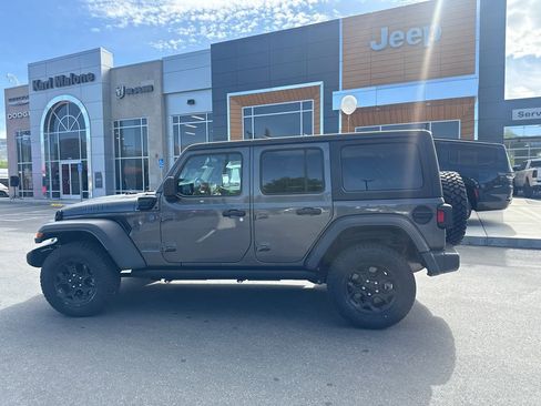 Used 2023 Jeep Wrangler Unlimited w/ Cold Weather Group AWD/4WD image 8