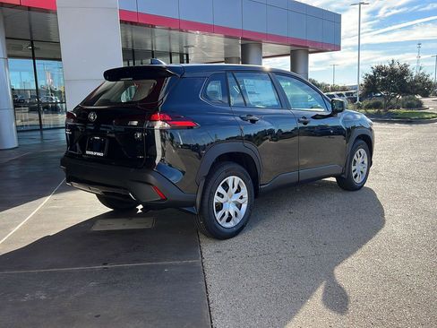 Used 2026 Toyota Corolla Cross L image 5