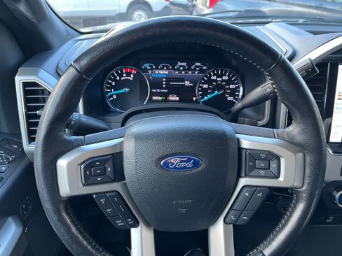 Certified 2022 Ford F250 Lariat w/ Black Appearance Package image 23