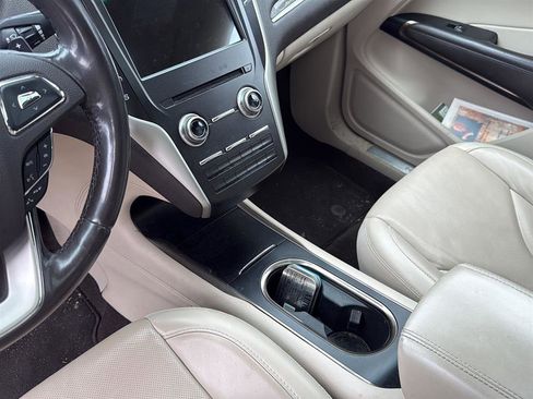 Used 2019 Lincoln MKC Reserve w/ MKC Climate Package AWD/4WD image 16