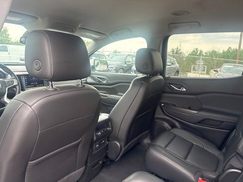 Used 2023 GMC Acadia SLT AWD/4WD image 13