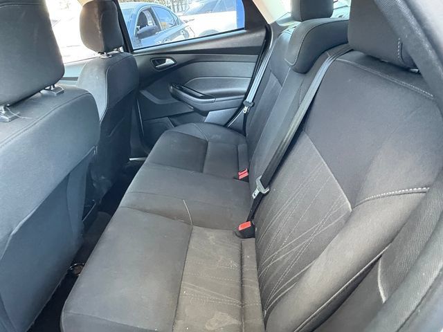 Used 2018 Ford Focus SE FWD image 12