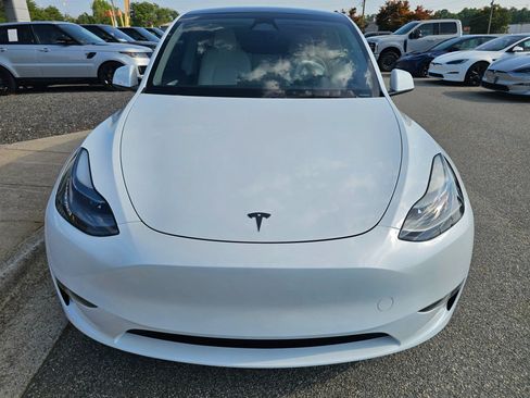 Used 2024 Tesla Model Y Long Range AWD/4WD image 9