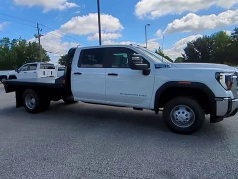 New 2025 GMC Sierra 3500 Pro w/ Convenience Package image 2
