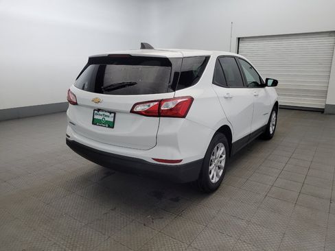 Used 2019 Chevrolet Equinox LS w/ LS Convenience Package FWD image 9