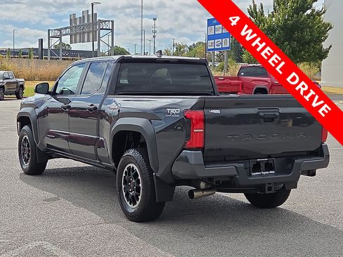 Used 2024 Toyota Tacoma TRD Off-Road AWD/4WD image 4
