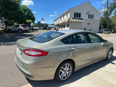 Used 2015 Ford Fusion SE FWD image 6