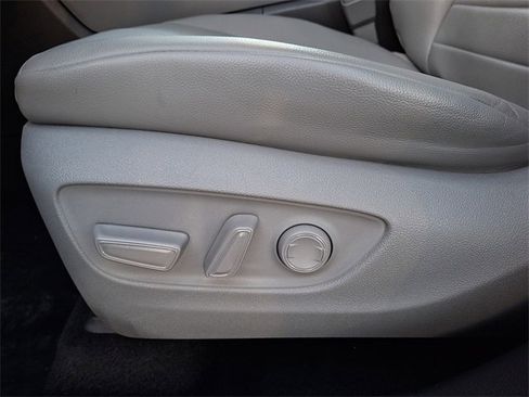 Certified 2022 Toyota Highlander XLE image 15