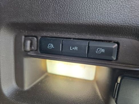 Used 2022 Ford Explorer King Ranch w/ Premium Technology Package AWD/4WD image 17