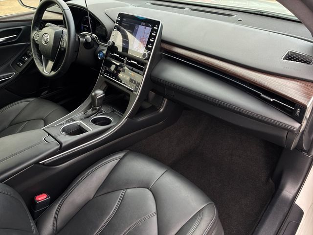 Used 2020 Toyota Avalon XLE w/ Preferred Accessory Package FWD image 15