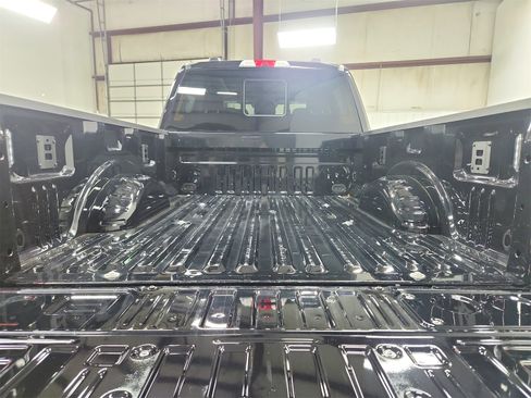 Used 2024 Ford F250 Lariat w/ Chrome Package image 44