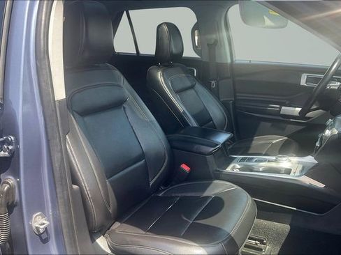 Certified 2021 Ford Explorer XLT w/ Equipment Group 202A image 7