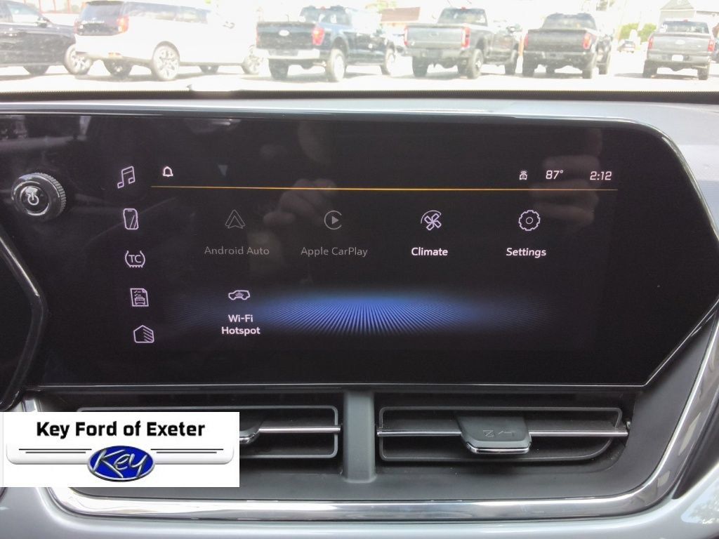 Used 2025 Chevrolet Trax LT FWD image 36