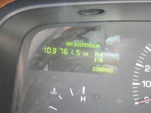 Used 2001 Lincoln Town Car Cartier image 7