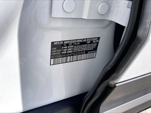 Used 2023 Mercedes-Benz GLB 250 image 34