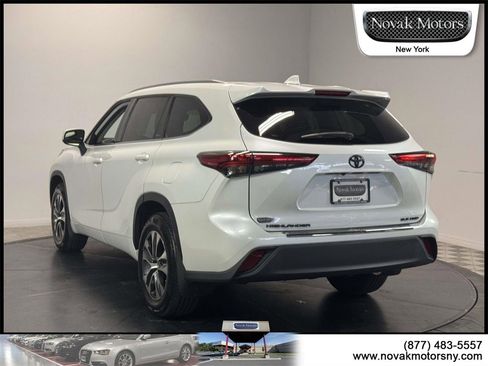 Used 2022 Toyota Highlander XLE image 5