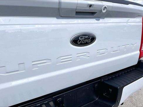 Used 2025 Ford F250 Lariat w/ Black Appearance Package image 27