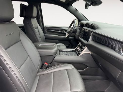 Certified 2024 GMC Yukon XL Denali w/ Advanced Technology Package AWD/4WD image 15