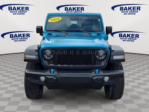 Used 2024 Jeep Wrangler Unlimited AWD/4WD image 2