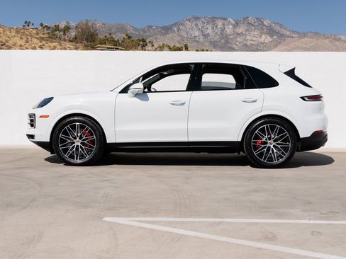New 2025 Porsche Cayenne S AWD/4WD image 2