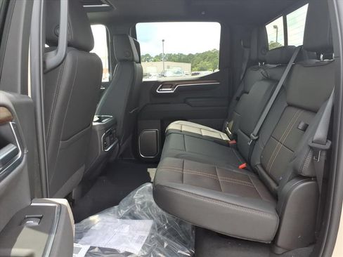 New 2026 Chevrolet Silverado 1500 High Country AWD/4WD image 14