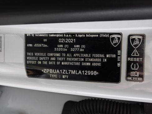 Used 2021 Lamborghini Urus image 36