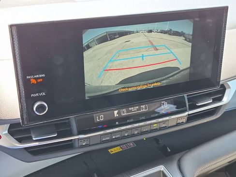 Certified 2026 Toyota Sienna XLE FWD image 20