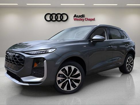 New 2026 Audi Q3 quattro 2.0T AWD/4WD image 1