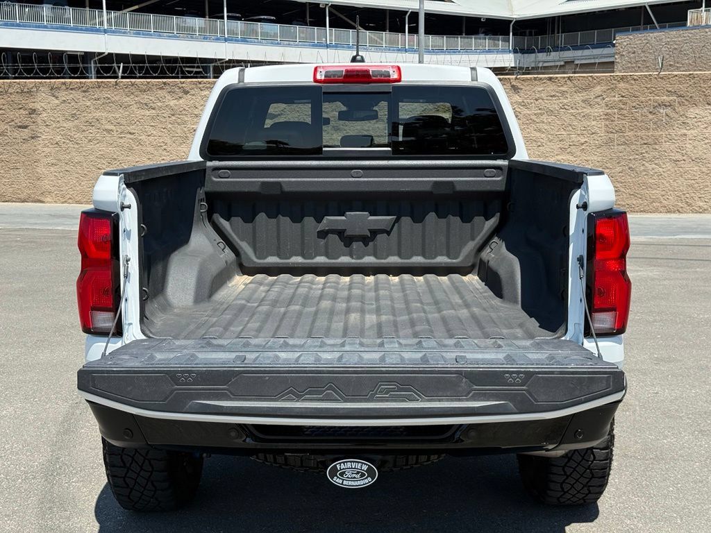 Used 2025 Chevrolet Colorado ZR2 AWD/4WD image 18