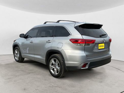 Used 2018 Toyota Highlander Limited image 3