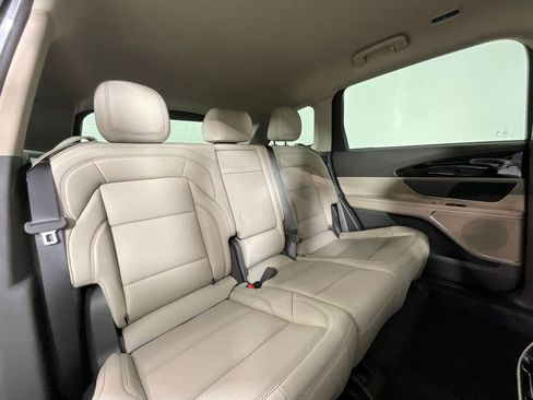 Used 2025 Lincoln Nautilus Premier image 22