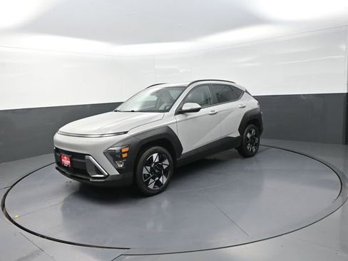 Used 2025 Hyundai Kona SEL AWD/4WD image 34