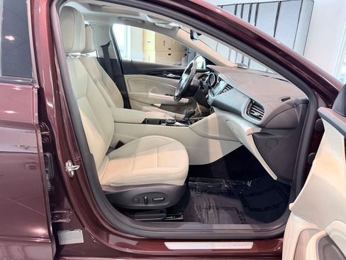 Used 2018 Buick Regal Essence w/ Driver Confidence Package #1 FWD image 25