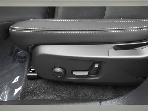 Certified 2024 Volvo C40 P8 Recharge Plus w/ Climate Package image 33