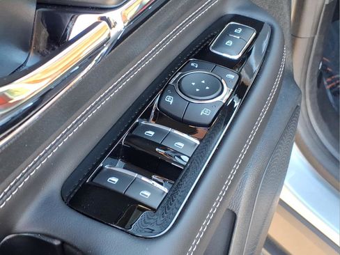 Used 2024 Lincoln Corsair AWD w/ Equipment Group 101A image 14