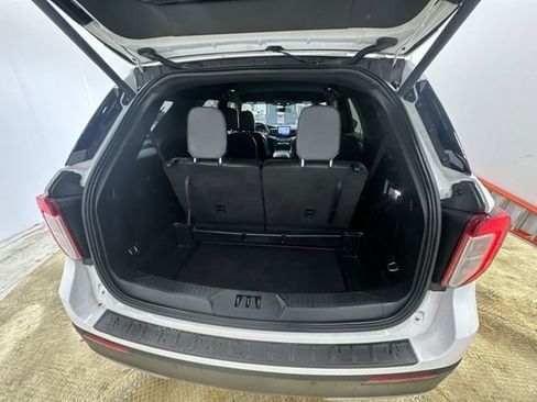 Used 2020 Ford Explorer XLT w/ Equipment Group 202A image 20