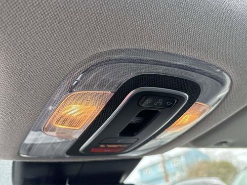 Certified 2025 Hyundai Elantra Limited image 31