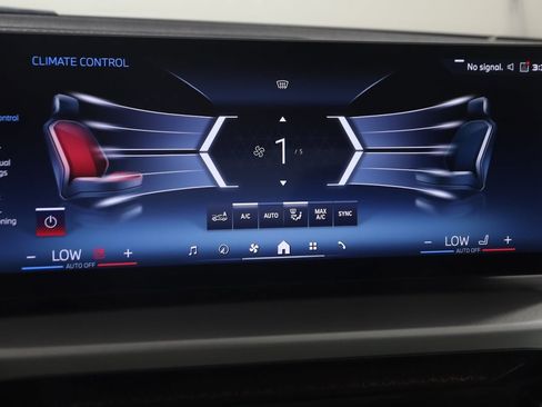 Used 2025 BMW M240i Coupe image 41