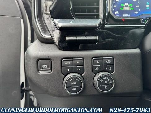 Used 2023 Chevrolet Silverado 1500 High Country w/ Technology Package image 26