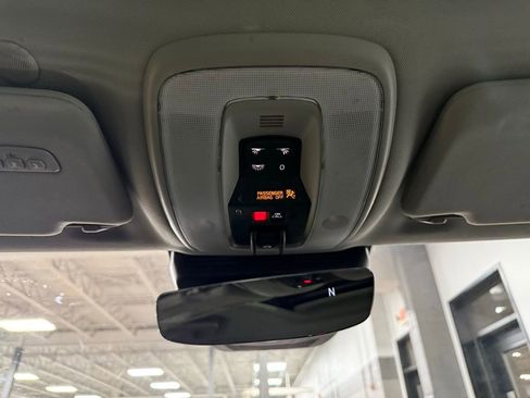 Used 2016 Volvo S60 T5 Inscription Platinum image 14