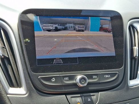 Used 2024 Chevrolet Malibu LT FWD image 18