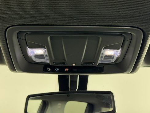 Used 2022 Chevrolet Silverado 2500 Custom w/ Custom Value Package image 26