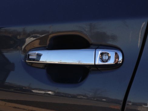 Used 2023 Subaru Ascent Touring image 23